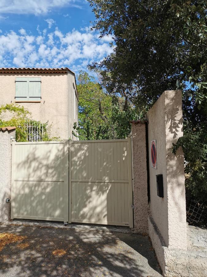 מרסיי Appartement En Sous Sol De Villa Avec Acces Jardin Et Piscine מראה חיצוני תמונה